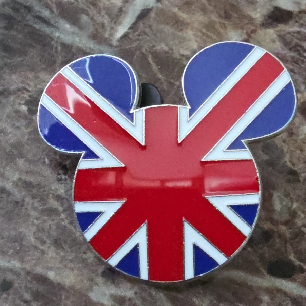 Disney Pin - Mickey Ears - England Flag Collector Trading Pin